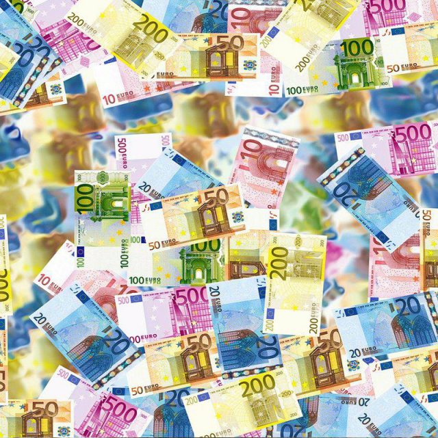 https://udokoepke.de/wp-content/uploads/2020/05/Geld1-640x640.jpg